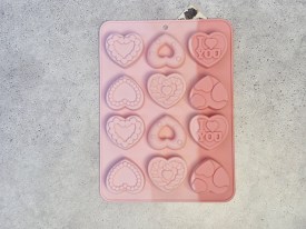 Molde silicona tricolor rosa 12 corazones relieve 